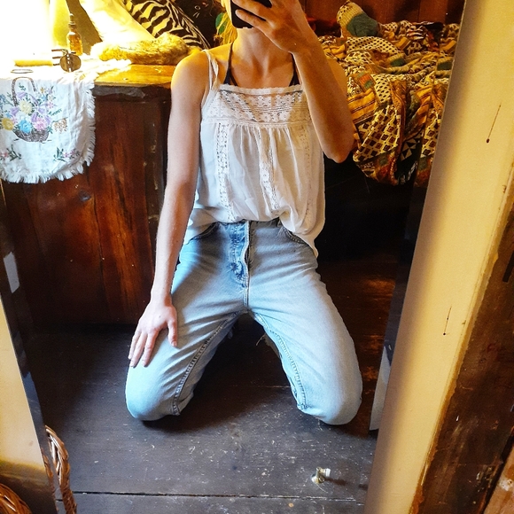 Sheer Apron Lace Tank - Picture 3 of 12